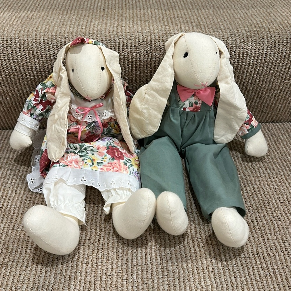 Handmade Bunny in Cottage Prairie Country Clothing circa 1990 Doll